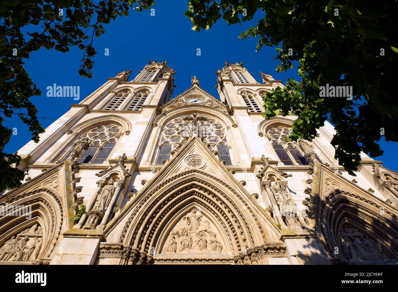 L'église Saint-Léon IX a été construite de 1860 à 1877 par l'architecte Léon Vautrin dans un style néo-gothique. Il est dédié au Pape Léon IX Nancy, dans le Banque D'Images