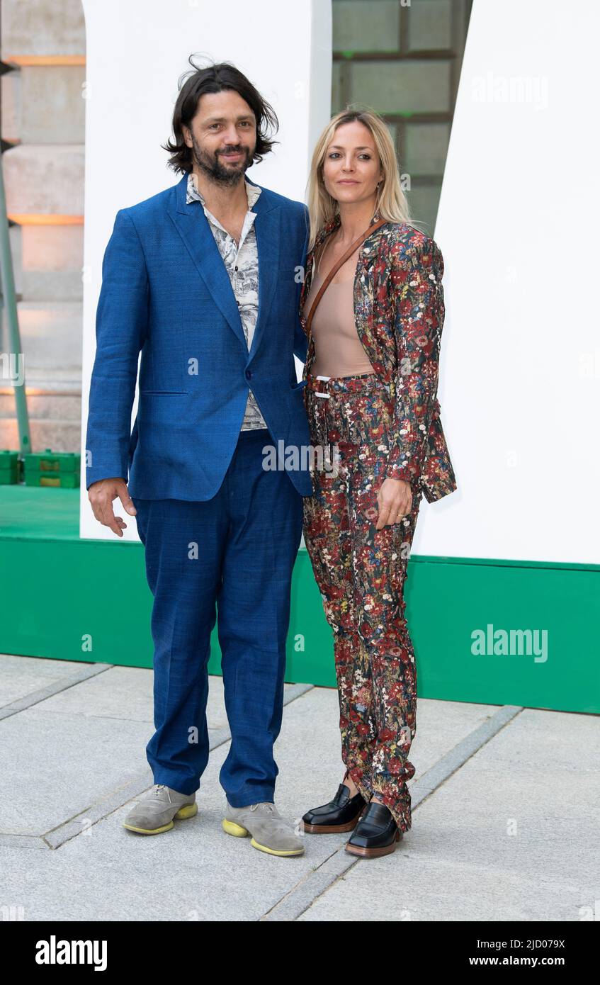Conrad Shawcross et Carolina Mazzolari assister à la soirée de prévisualisation d'été de l'Académie royale des arts à l'Académie royale des arts sur 15 juin 2022 à Londres, Banque D'Images