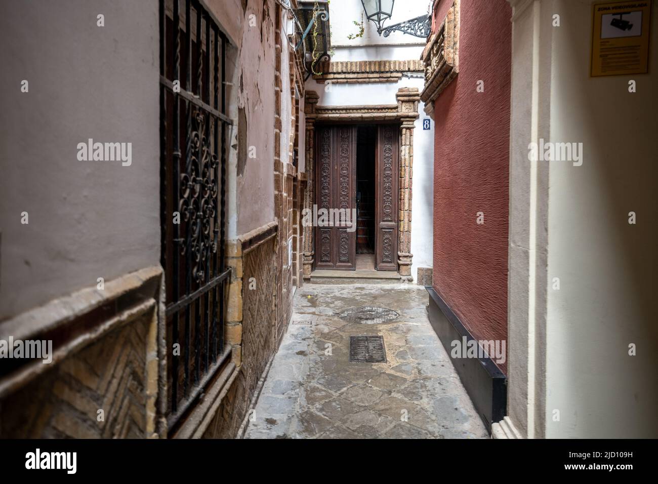 Une ruelle étroite, Séville, Espagne Banque D'Images
