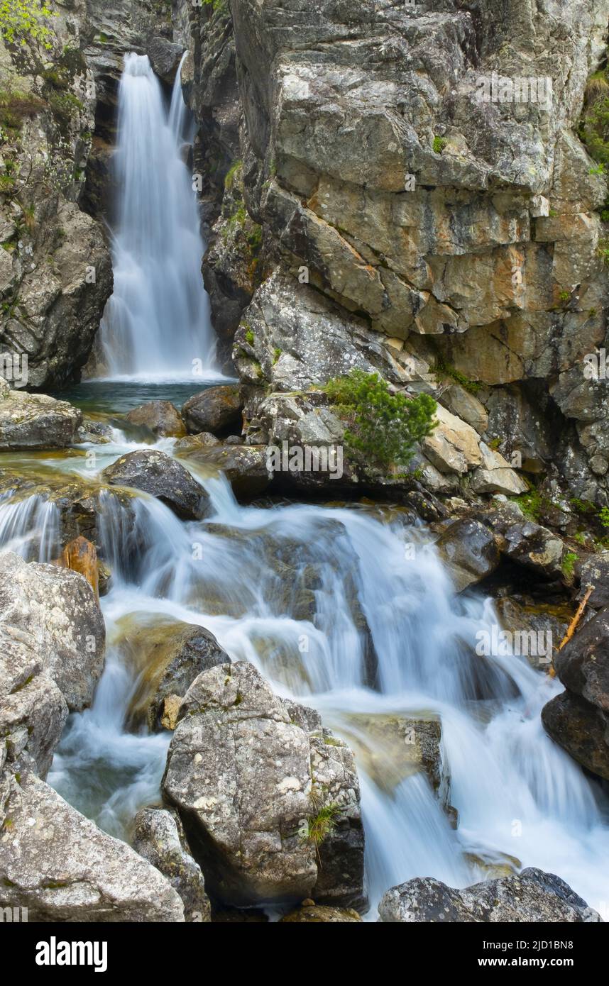 Cascade dans le Calder Banque D'Images