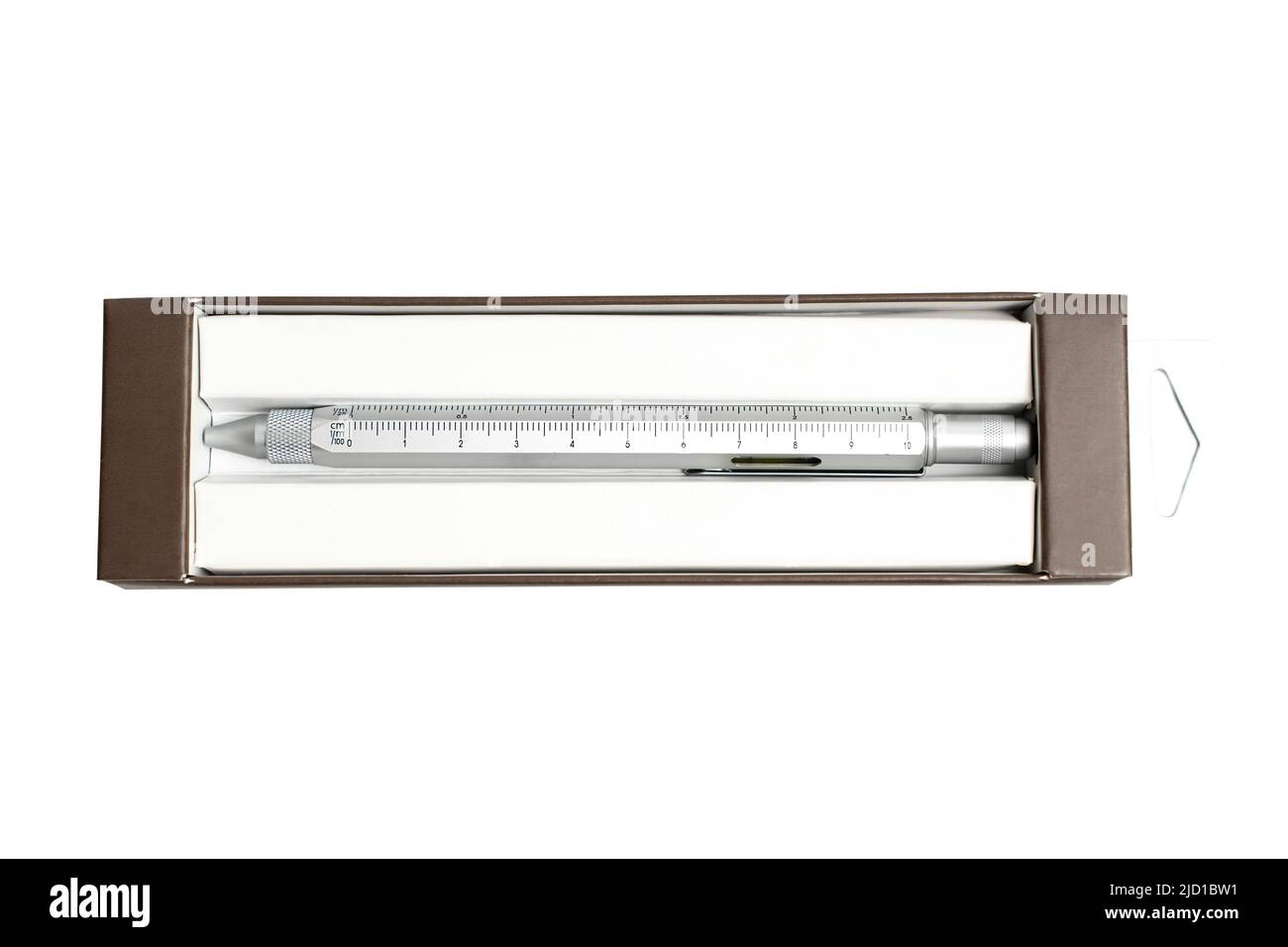 Stylo à bille en aluminium MultiTool tout-en-un dans une boîte cadeau isolée sur fond blanc. Banque D'Images