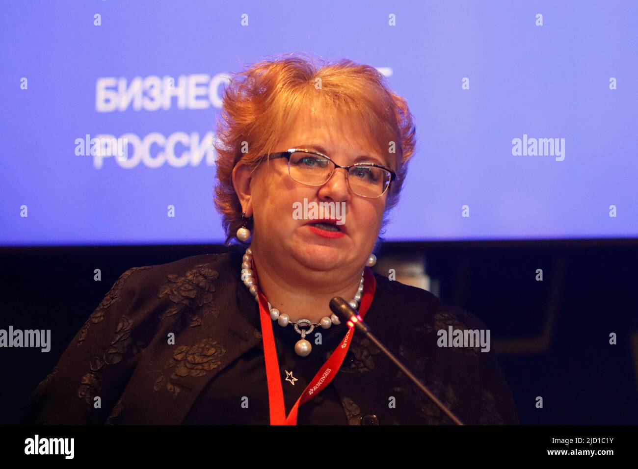 Saint-Pétersbourg, Russie. 16th juin 2022. Alevtina Kirillova, Directrice générale, Organisation autonome à but non lucratif pour l'assistance au développement de l'activité agro-industrielle 'Eurasie Agrologistique' participe à une session Russie-Iran dans le cadre du Forum économique international de Saint-Pétersbourg 2022 (SPIEF 2022). Crédit : SOPA Images Limited/Alamy Live News Banque D'Images