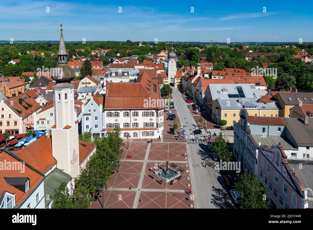 Vue de la tour de la ville à la Schrannenplatz avec la Frauenkircherl (l.), l'hôtel de ville d'Erding (M.), le Schoener Turm au bout de la Banque D'Images