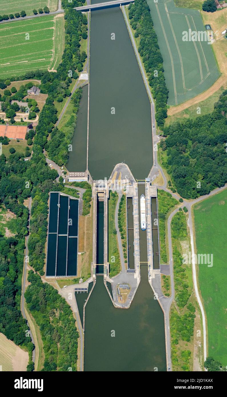 Vue aérienne verrou groupe Uelzen, Elbe-Seitenkanal, canal, transport, logistique, Eau, Basse-Saxe, Allemagne Banque D'Images