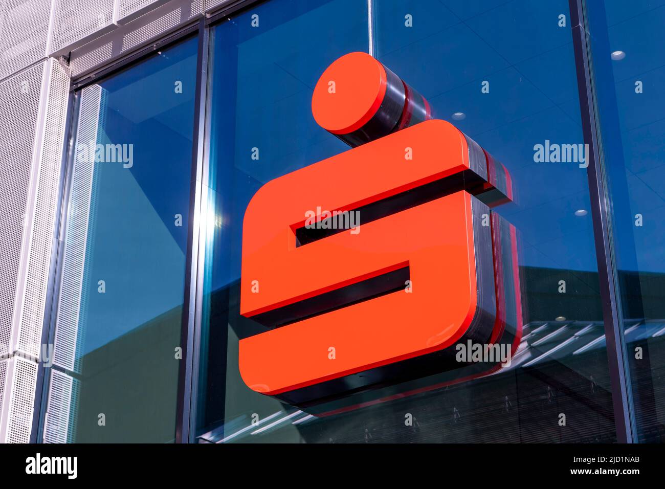 Logo d'une banque d'épargne sur un bâtiment à Erding, Bavière, Allemagne Banque D'Images