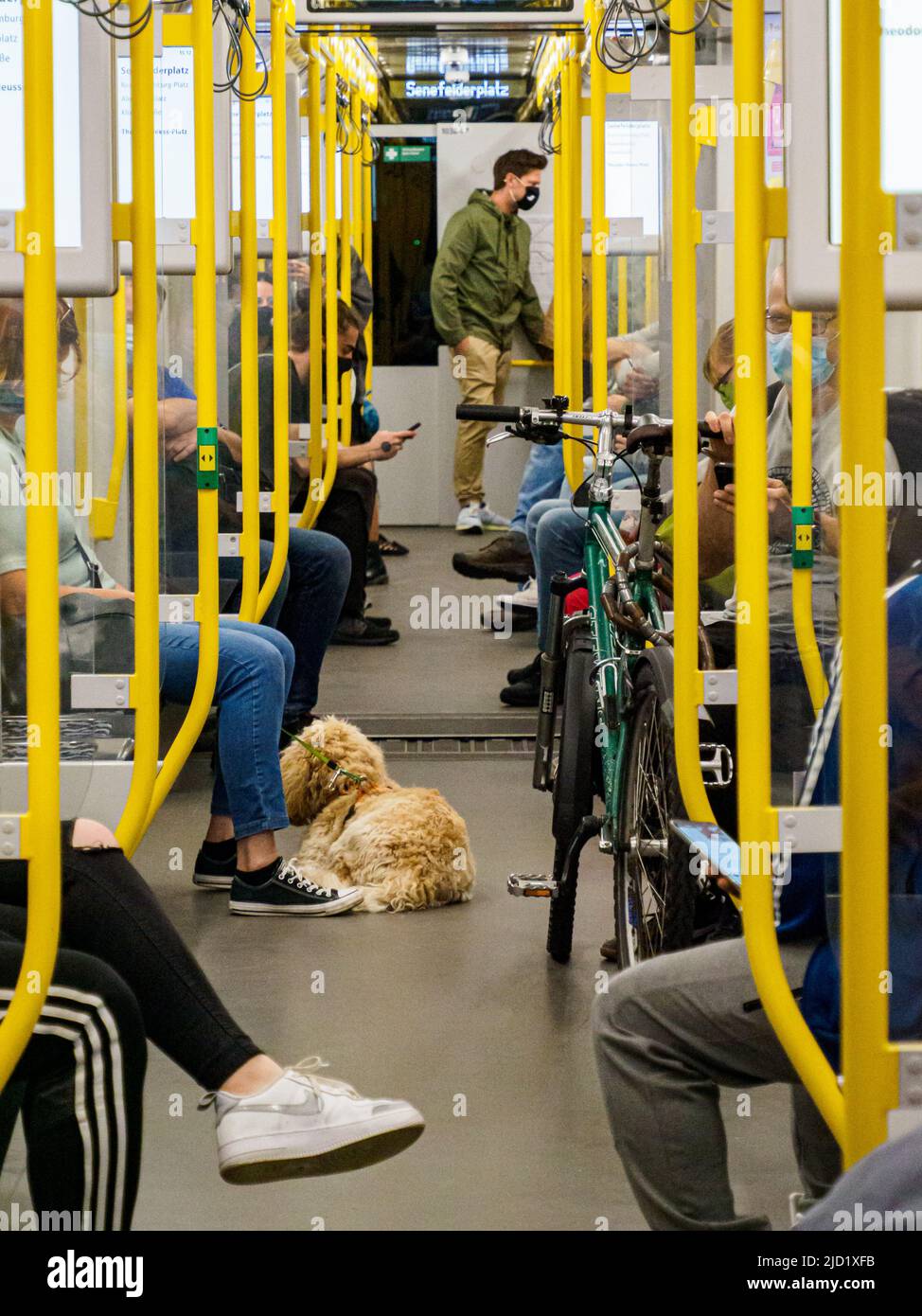 Berlin, Allemagne - août 2020: Métro et voyage à l'époque du coronavirus (COVID-19). Europe Banque D'Images