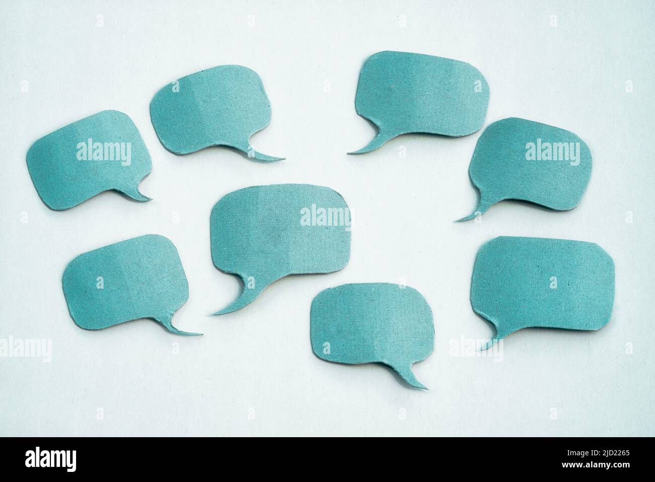 Groupe de bulles de parole de papier bleu avec espace de copie Banque D'Images