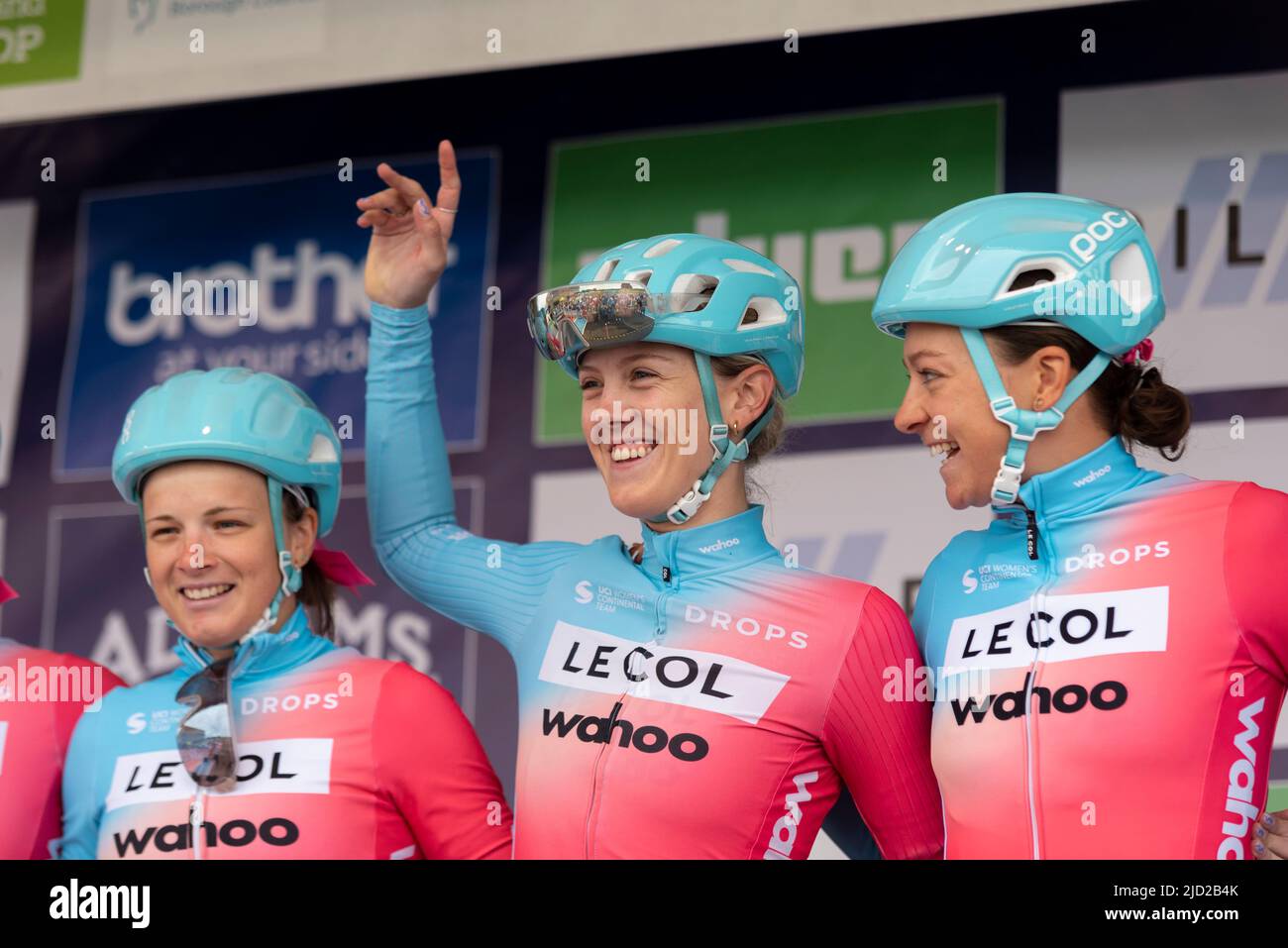Gladys Verhulst, Elizabeth Holden, Jesse Vandenbulcke, de l'équipe le Col Wahoo avant de participer à la course cycliste UCI le Tour des femmes de Colchester Banque D'Images Gladys Verhulst, Elizabeth Holden, Jesse Vandenbulcke, de l'équipe le Col Wahoo avant de participer à la course cycliste UCI le Tour des femmes de Colchester Banque D'Images