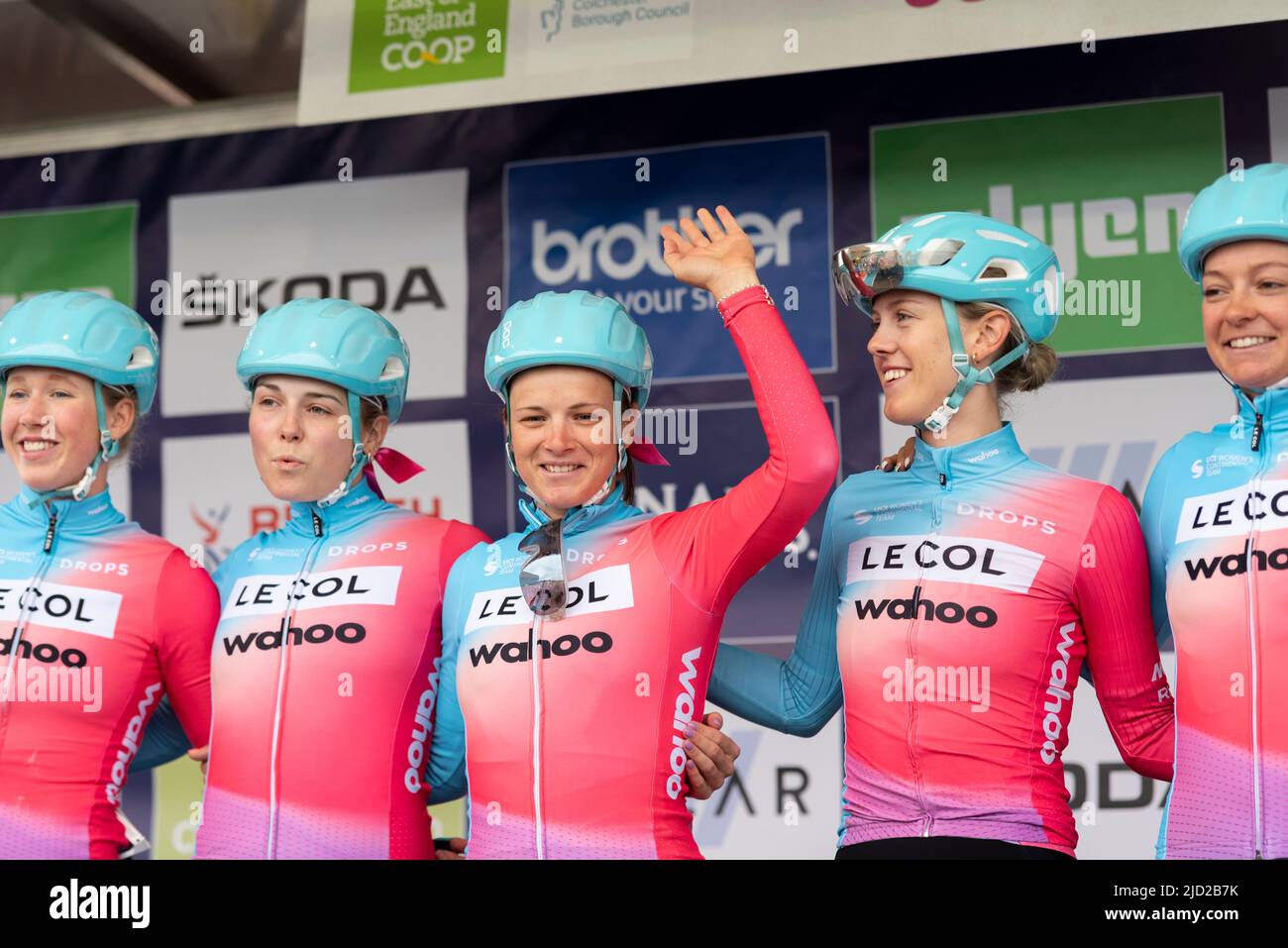Marjolein van t Geloof, April Tacey, Gladys Verhulst, Elizabeth Holden, Jesse Vandenbulcke de l'équipe le Col Wahoo avant de participer à la tournée des femmes de l'UCI Banque D'Images Marjolein van t Geloof, April Tacey, Gladys Verhulst, Elizabeth Holden, Jesse Vandenbulcke de l'équipe le Col Wahoo avant de participer à la tournée des femmes de l'UCI Banque D'Images