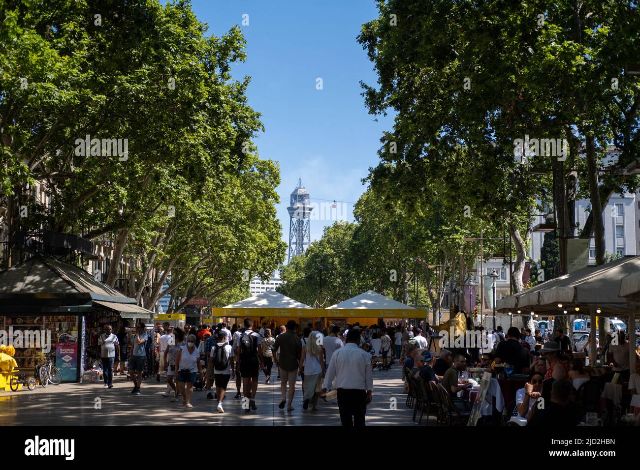 Une vue sur la Rambla à Barcelone, Espagne. Banque D'Images