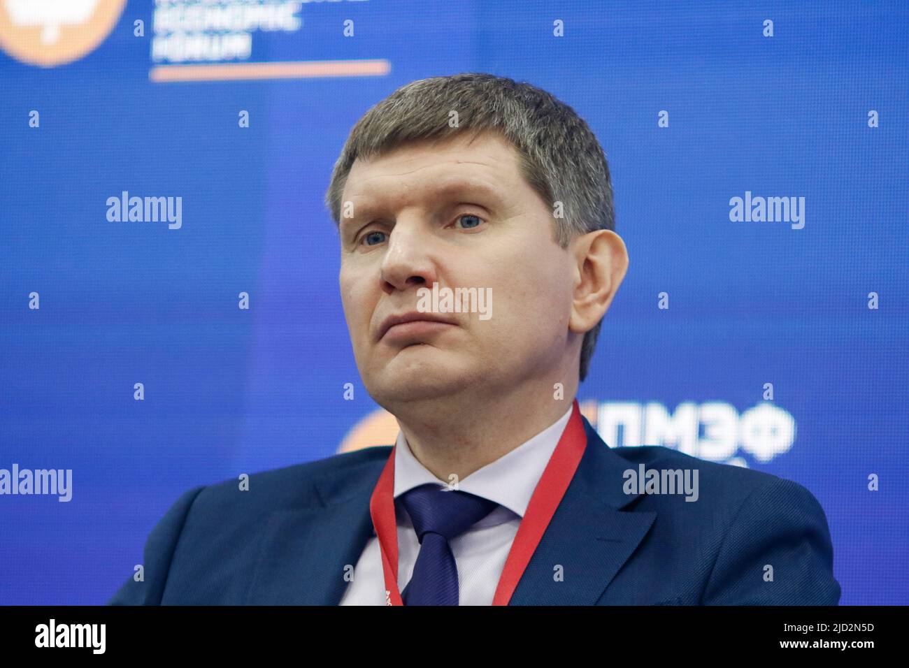 Maksim Reshetnikov, Ministre du développement économique de la Fédération de Russie, lors de la session "sécurité alimentaire : défis et opportunités mondiaux" dans le cadre du Forum économique international de Saint-Pétersbourg 2022 (SPIEF 2022). (Photo de Maksim Konstantinov / SOPA Images/Sipa USA) Banque D'Images