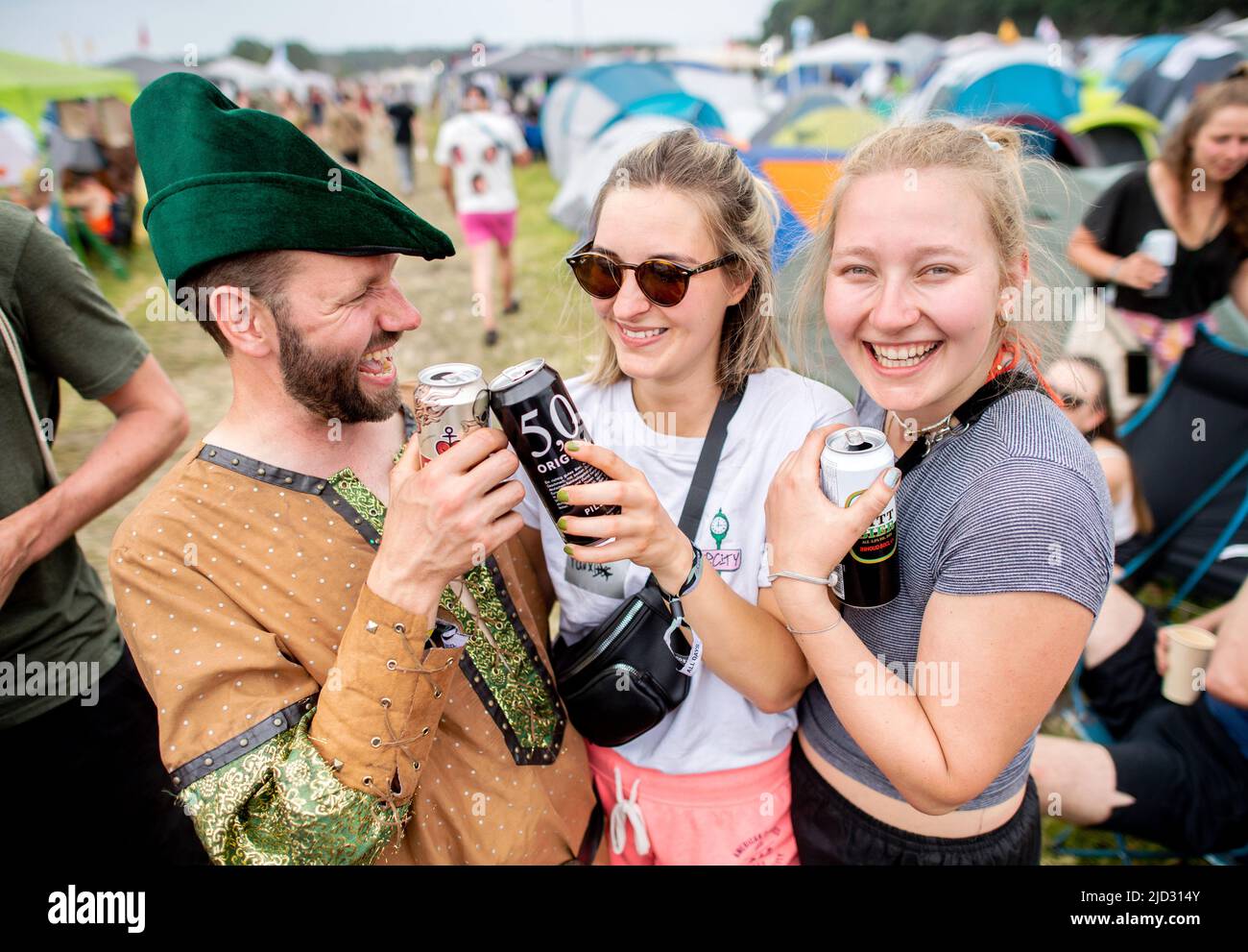 Dressed as robin hood Banque de photographies et d'images à haute  résolution - Alamy