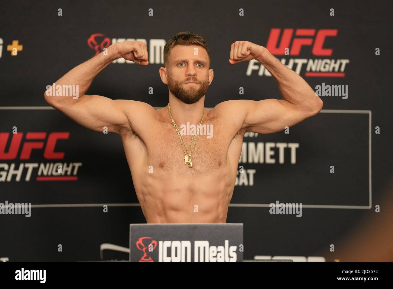 AUSTIN, TEXAS, AUSTIN, TX, ÉTATS-UNIS. 17th juin 2022. AUSTIN, TX - JUIN 17: Calvin Kattar est sur la balance pour le poids officiel au Moody Centre pour la nuit de combat UFC - Kattar vs Emmett on 17 juin 2022 à AUSTIN, TX, États-Unis. (Credit image: © Louis Grasse/PX Imagens via ZUMA Press Wire) Banque D'Images