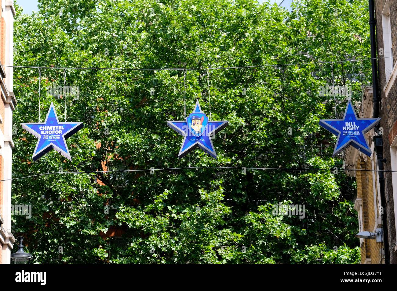 Leicester Square, Londres, Royaume-Uni. 17th juin 2022. Walk of Stars dans Leicester Square de Londres pour le nouveau service de streaming Paramount+. Crédit : Matthew Chattle/Alay Live News Banque D'Images