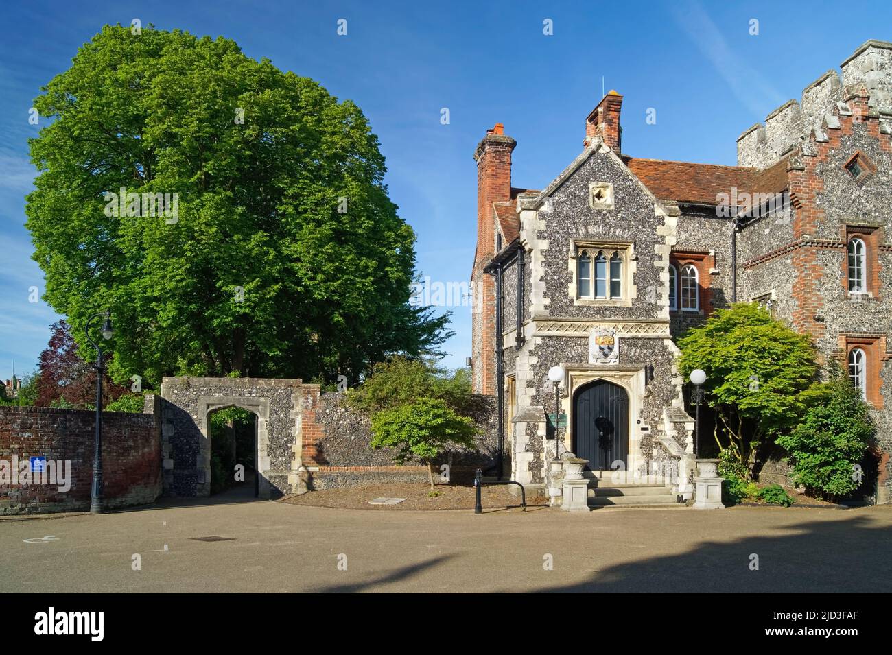Royaume-Uni, Kent, Canterbury, Tower House à l'entrée des jardins Westgate Banque D'Images