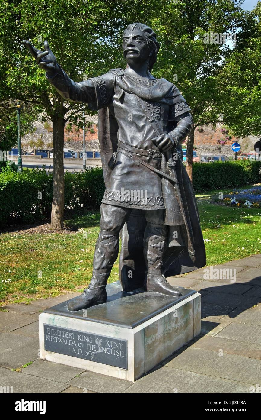 Royaume-Uni, Kent, Canterbury, Lady Wootons Green, statue du roi Ethelbert Banque D'Images