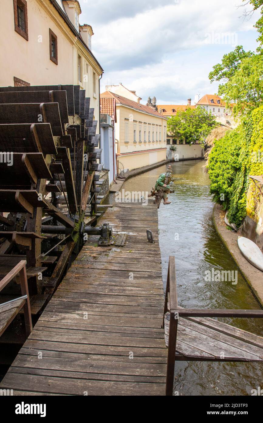 Photo d'un moulin à eau historique sur l'île de Kampa à Prague, République tchèque. Banque D'Images