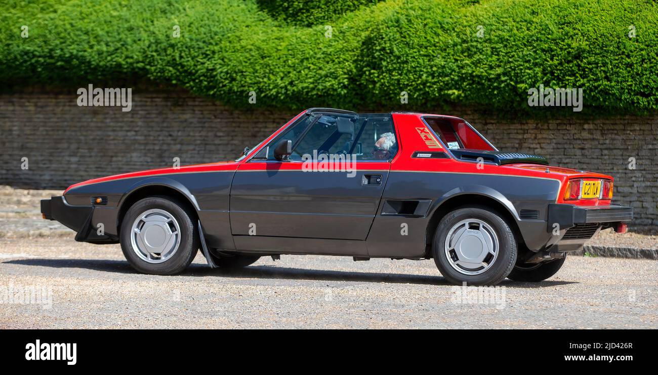 Fiat X19 Bertone 1985 VS Banque D'Images