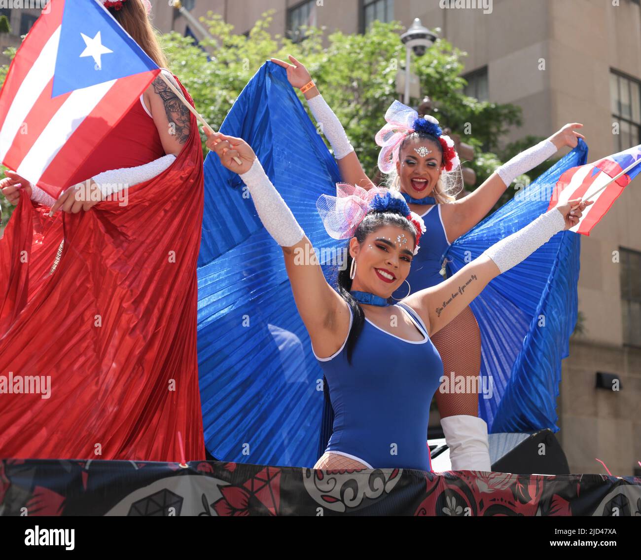 New York, New York - 12 juin 2022 : la parade nationale annuelle de la journée portoricaine 65th a eu lieu sur la Cinquième Avenue de New York Banque D'Images