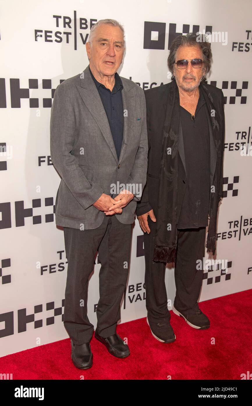 New York, États-Unis. 17th juin 2022. Robert de Niro et Al Pacino assistent à la première « Heat » lors du Tribeca Festival 2022 au United Palace Theatre de New York. Crédit : SOPA Images Limited/Alamy Live News Banque D'Images