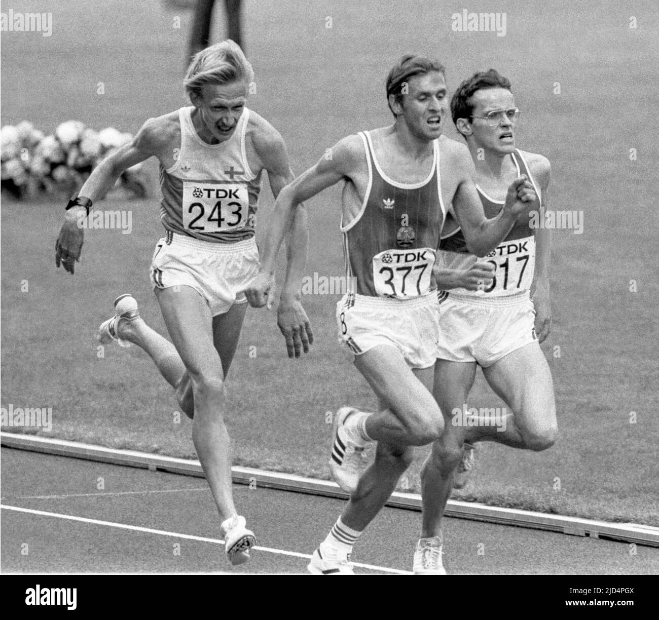 MARTTI VAINIO Finlande arrive en troisième position à 5000m sur le navire champion du monde de l'IAAF à Helsinki, Finlande, le 1983 août Banque D'Images