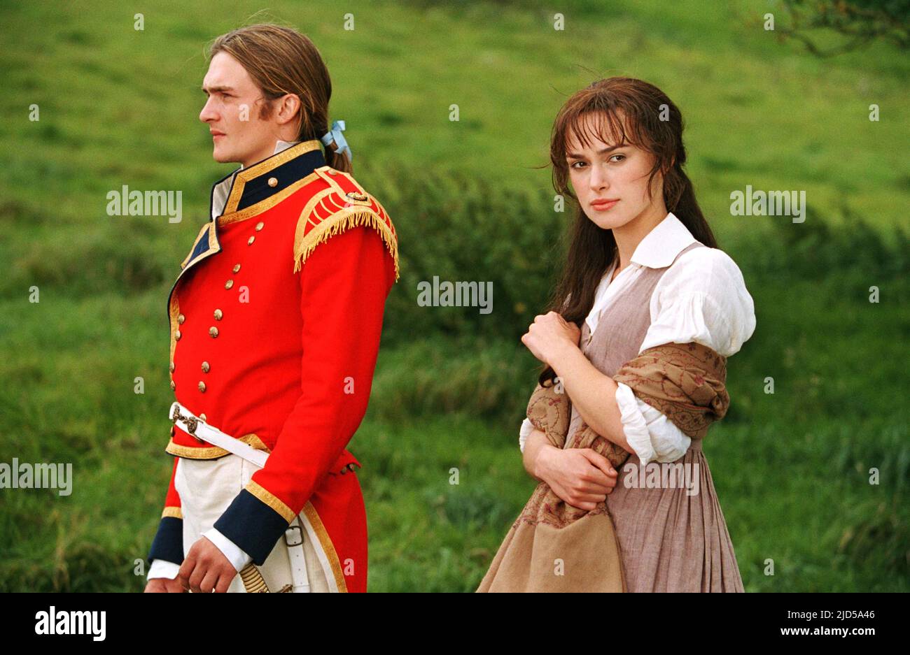KEIRA KNIGHTLEY et RUPERT AMI dans PRIDE & PREJURES (2005), réalisé par JOE WRIGHT. Crédit : PHOTOS / Album UNIVERSEL Banque D'Images