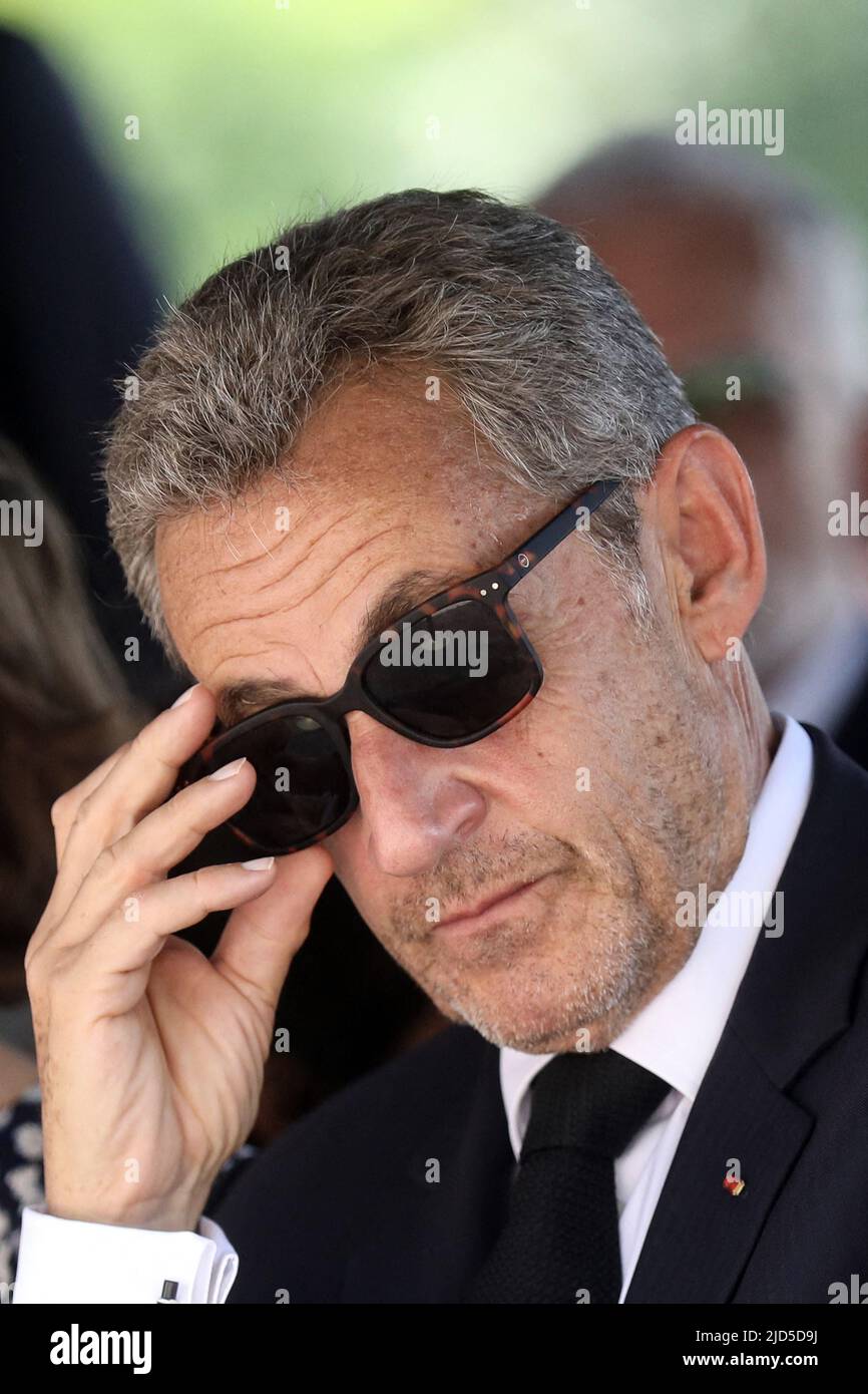 Suresne, France. 18th juin 2022. Nicolas Sarkozy lors de la cérémonie commémore du 82ème anniversaire de l'appel à la résistance du général Charles de Gaulle du 18 juin 1940, au mémorial du Mont-Valérien, à Suresne, France, le 18 juini 2022. Président français lors d'une cérémonie marquant le 82nd anniversaire de l'appel de résistance de feu le général Charles de Gaulle à 18 juin 1940, au mémorial du Mont Valerien à Suresnes, près de Paris, en France, sur 18 juin 2022. Photo de Stephane Lemouton/Pool/ABACAPRESS.COM crédit: Abaca Press/Alay Live News Banque D'Images