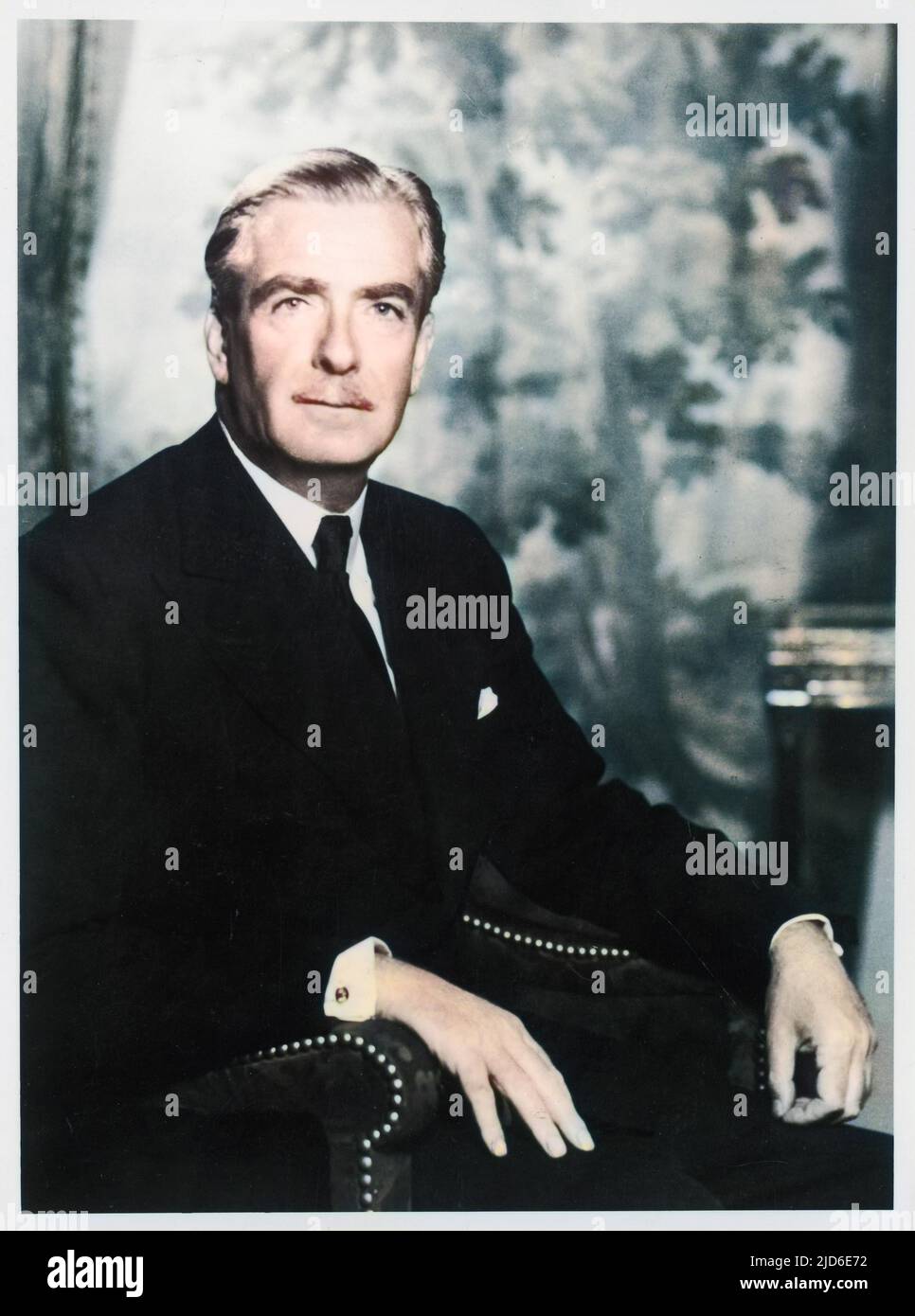 Premier ministre conservateur britannique, sir Anthony Eden (1897-1977). Version colorisée de : 10086146 Date: Vers 1954 Banque D'Images