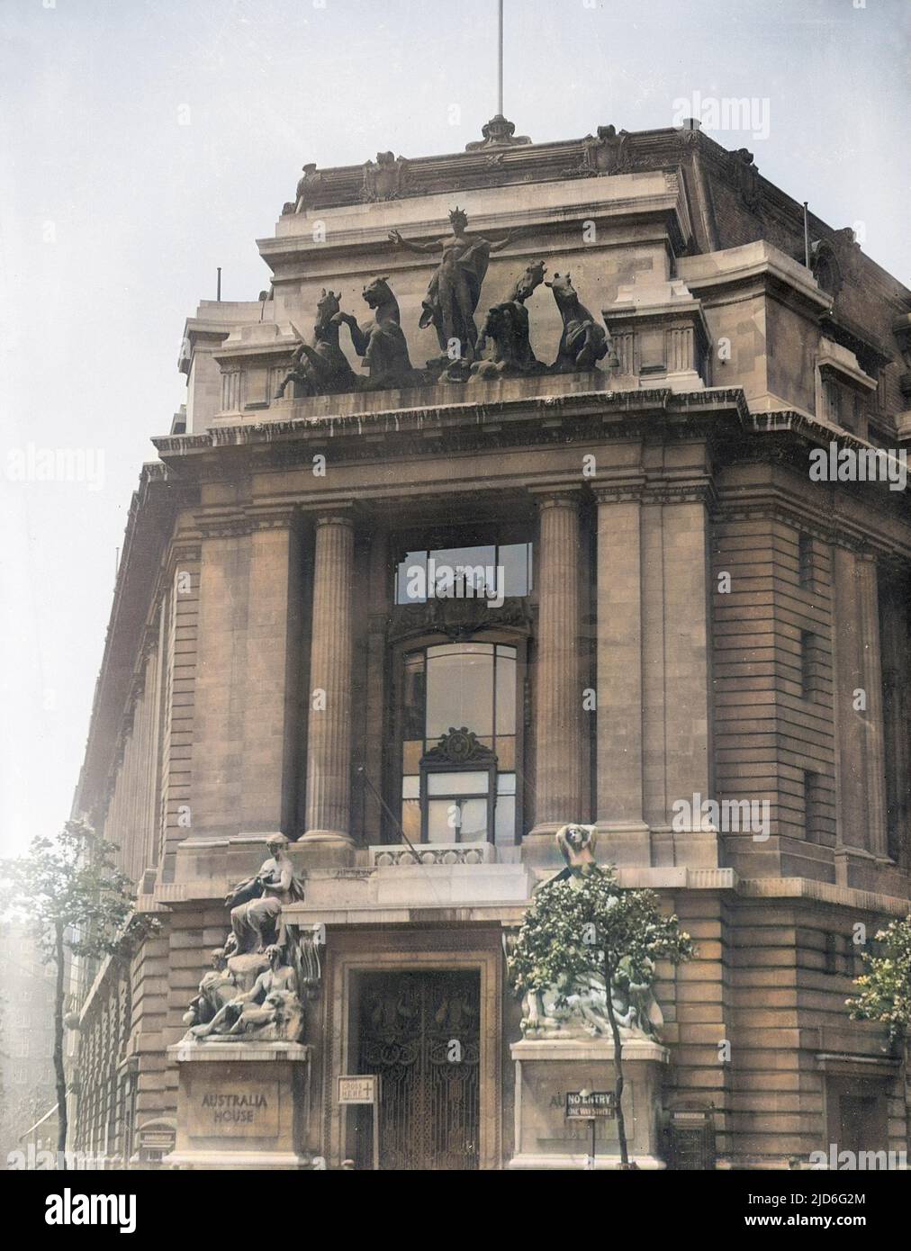 Australia House, sur le Strand, Londres. Officiellement ouvert en 1918, siège du Haut-commissariat australien et de la plus ancienne mission diplomatique australienne à l'étranger. Version colorisée de : 10168464 Date : début 1930s Banque D'Images