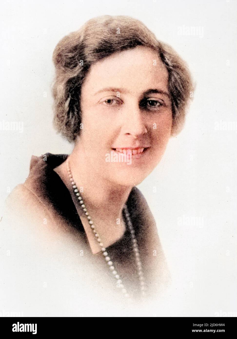 Agatha Christie (1890 - 1976), romancier et dramaturge anglais. Version colorisée de : 10222583 Date: 1923 Banque D'Images
