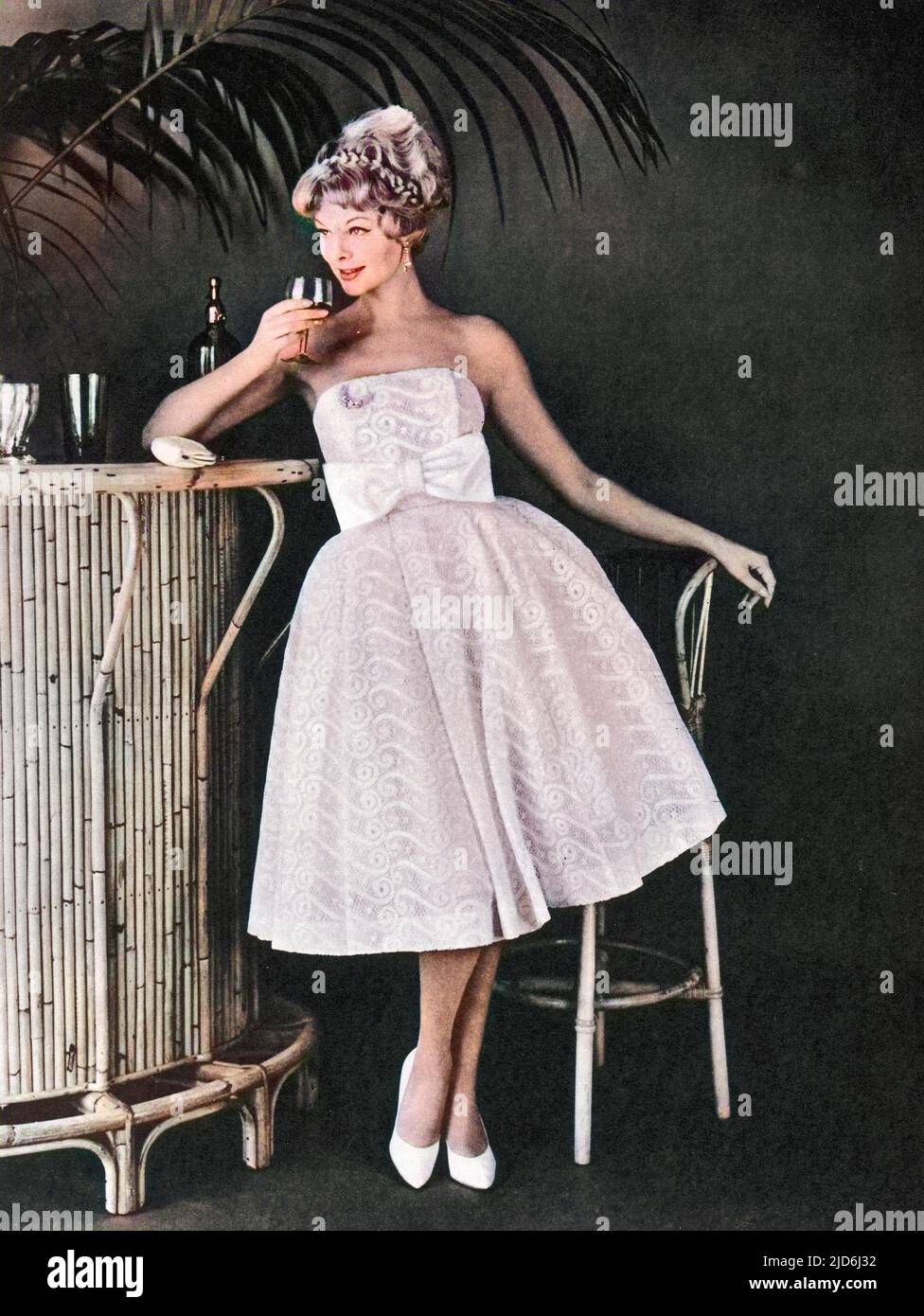 Cocktail dress 1950's Banque de photographies et d'images à haute  résolution - Alamy