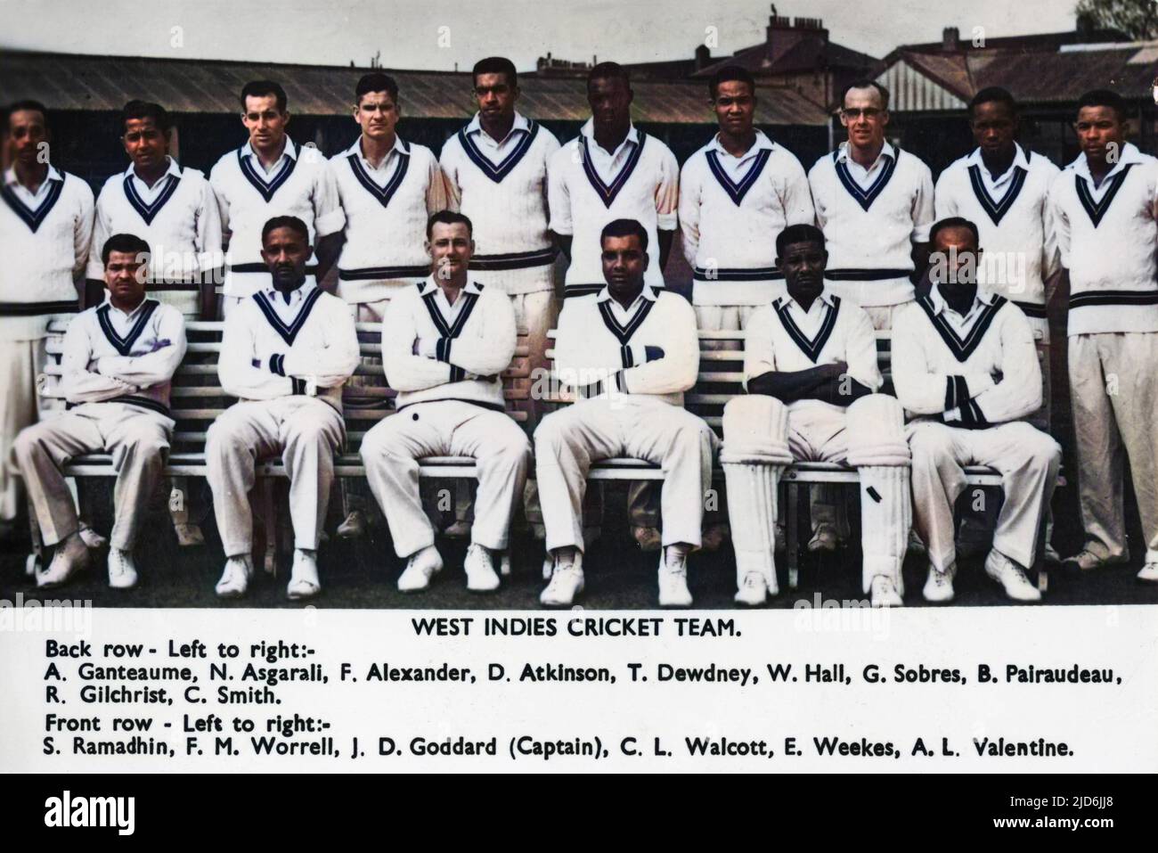 L'équipe de cricket des Antilles - Tour d'Angleterre 1957. On y retrouve le Brilliant (Sir) Garfield (Gary) Sobers, Frank Worrell, Everton Weekes, (Sir) Wesley Winfield Hall et Sonny Ramadhin. Les signatures de tous les joueurs se trouvent au dos (voir 10644613). Version colorisée de : 10644612 Date: 1957 Banque D'Images