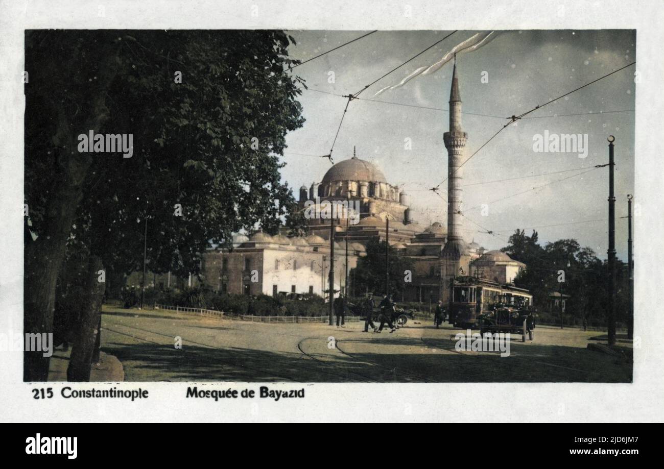 Istanbul, Turquie - place Beyazit et Mosquée Beyazid II. Version colorisée de : 10699069 Date: 1927 Banque D'Images