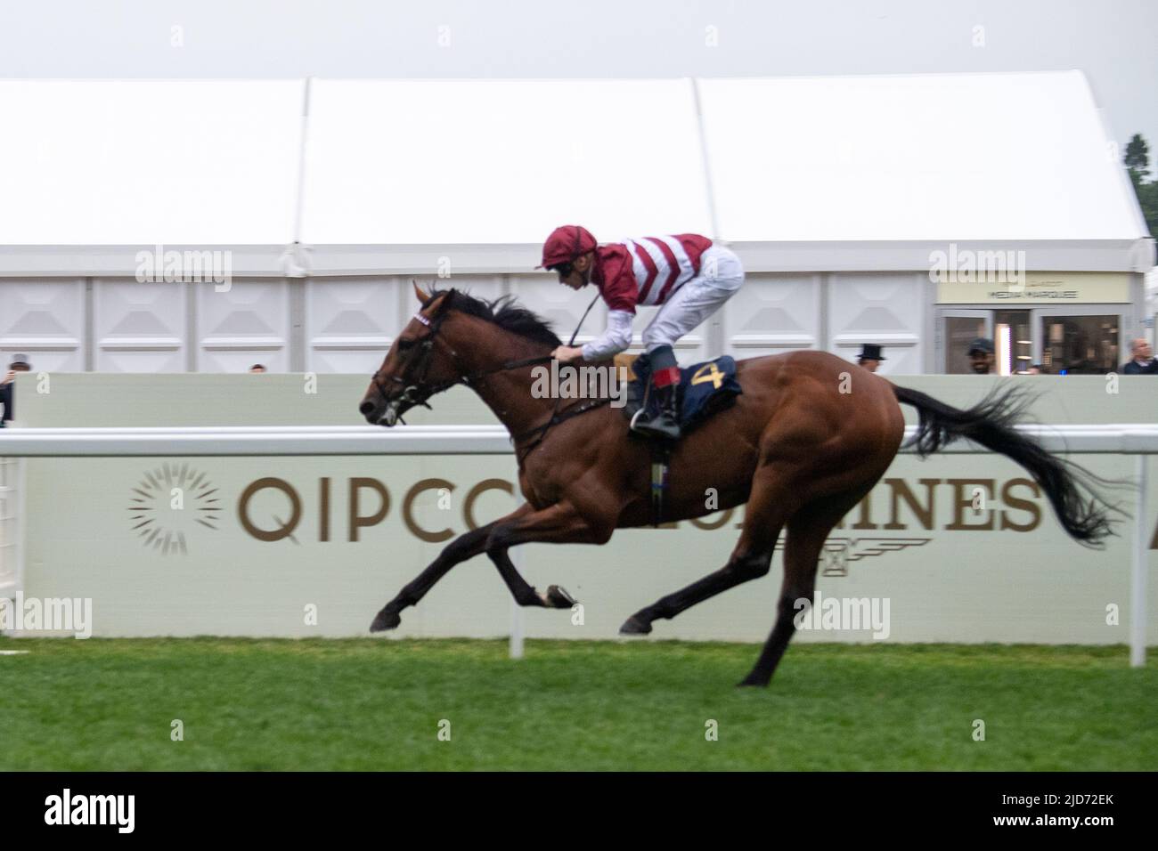 Ascot, Berkshire, Royaume-Uni. 18th juin 2022. Le cheval a manqué la coupe criblée par le jockey James McDonald a gagné la course de Golden Gates Stakes à Royal Ascot aujourd'hui. Propriétaire Ed Babington. Formateur George Boughey. Crédit : Maureen McLean/Alay Live News Banque D'Images