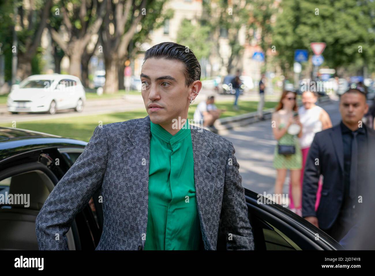 Milan, Italie. 18th juin 2022. Milan, Milan Fashion week, printemps 2023 pour hommes. Milan, mode pour hommes, printemps été 2023. Emporio Armani Fashion Show arrive en photo: Michele Bravi crédit: Agence de photo indépendante/Alamy Live News Banque D'Images