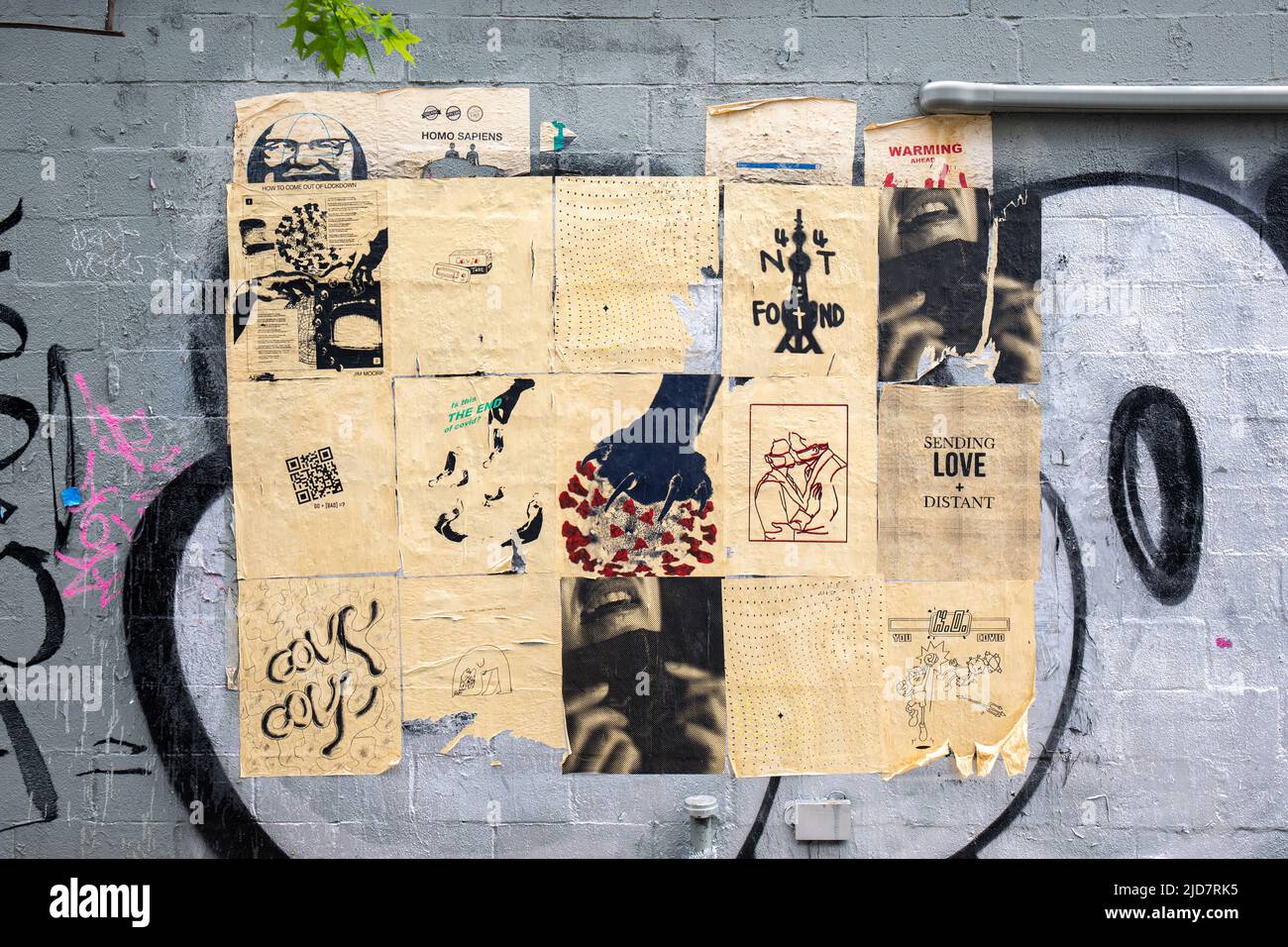 Affiches d'art de rue dans le quartier d'Alphabet City de New York, États-Unis d'Amérique Banque D'Images