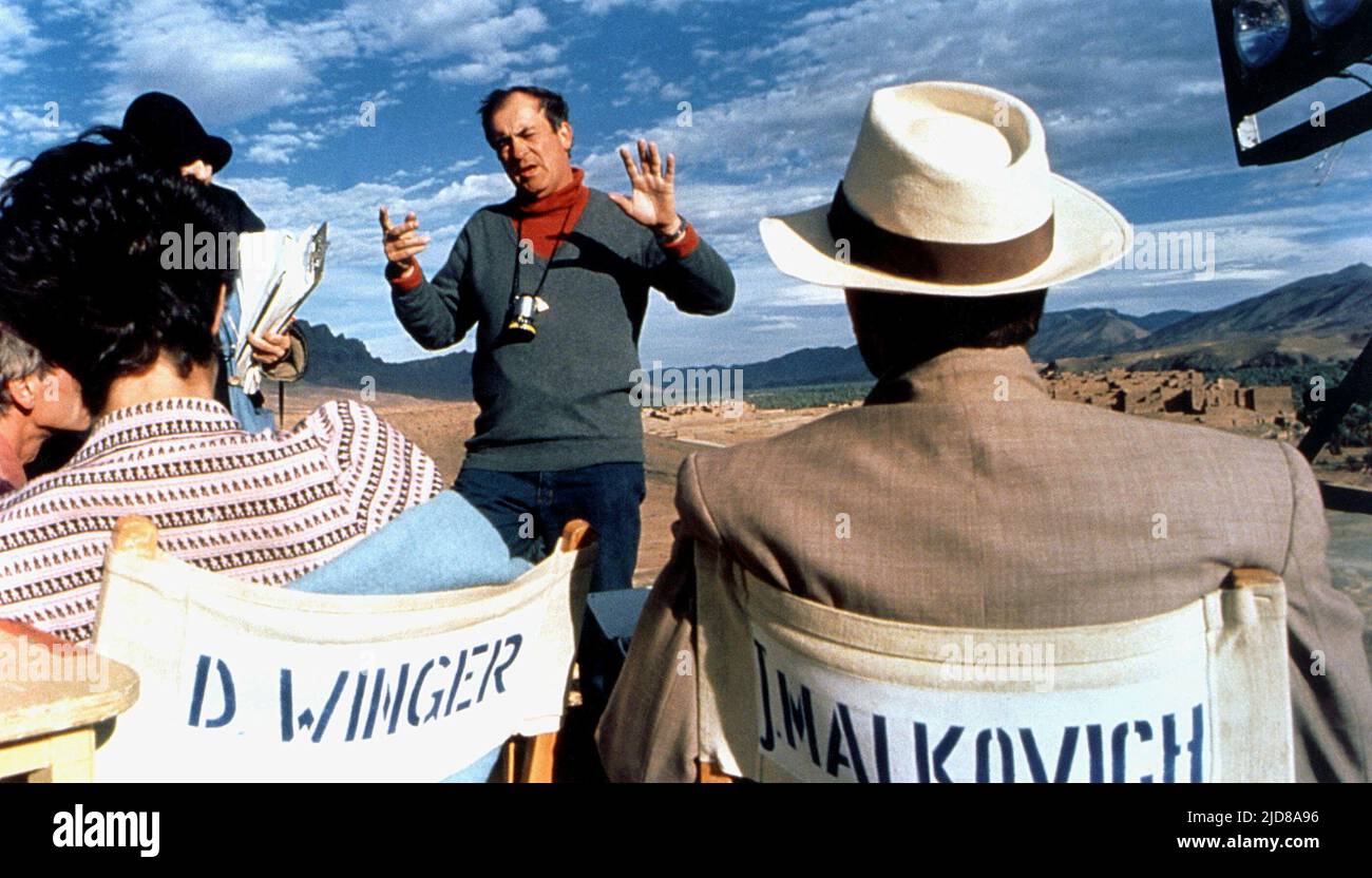 WINGER,BERTOLUCCI,MALKOVICH, LE CIEL DE MISE À L'ABRI, 1990 Banque D'Images