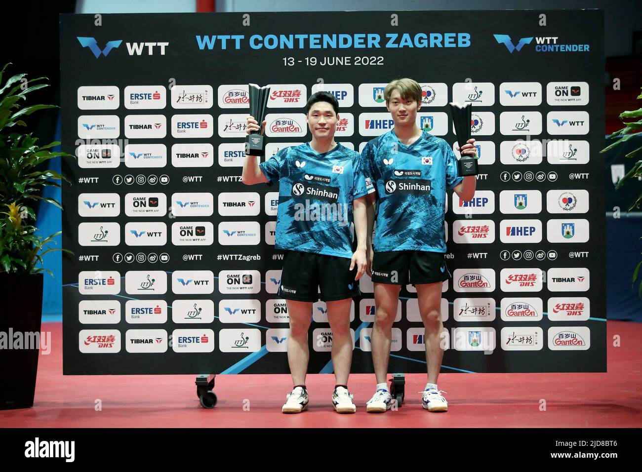 Zagreb, Croatie. 19th juin 2022. ZAGREB, CROATIE - JUIN 19 : Jang Woojin et Cho Daeseong de Corée, doublent les gagnants du concours de la WTT Zagreb 2022 au Dom Sportova Hall on 19 juin 2022 à Zagreb, Croatie. Photo: Sanjin Strukic/PIXSELL Credit: Pixsell photo & Video Agency/Alay Live News Banque D'Images