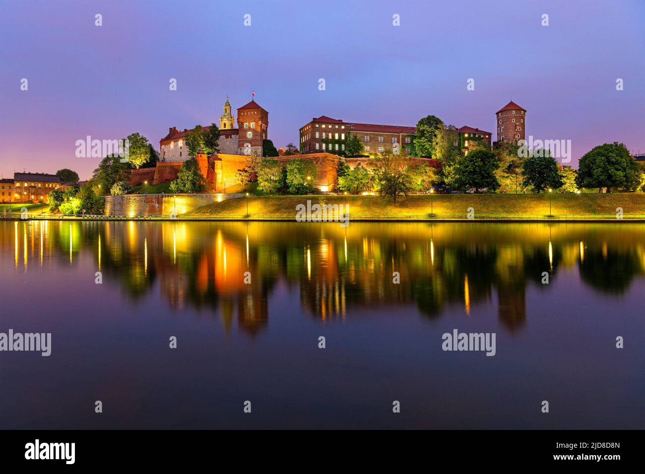 Castel Wawel à Cracovie, en Pologne, la nuit Banque D'Images