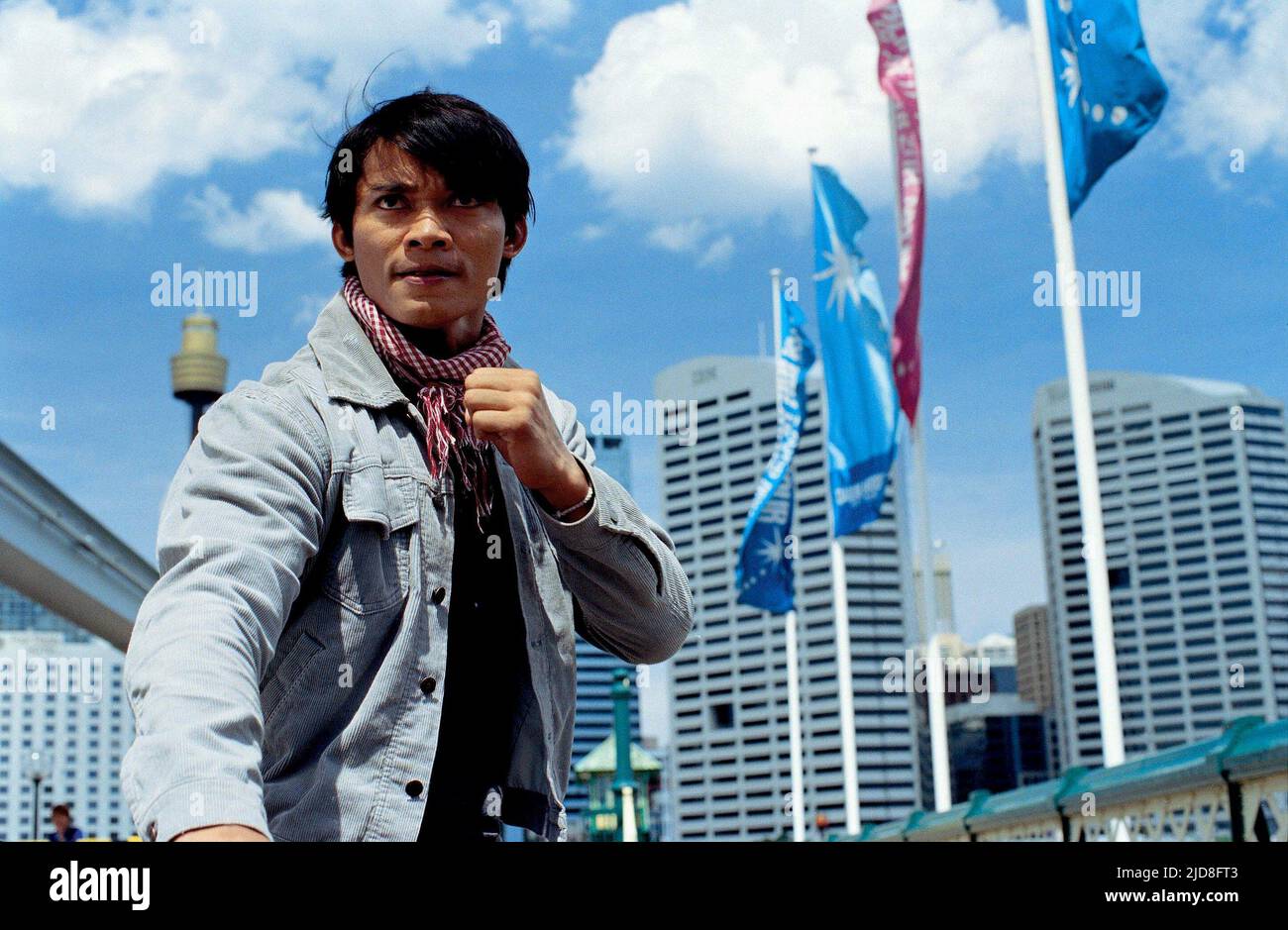 TONY JAA, LE PROTECTEUR, 2005, Banque D'Images