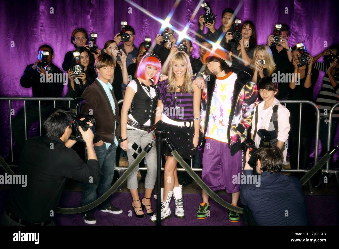 EARLES,OSMENT,CYRUS,MUSSO,ARIAS, HANNAH MONTANA, 2006, Banque D'Images