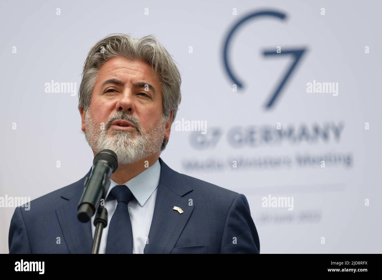 Bonn, Allemagne. 19th juin 2022. Pablo Rodruigeuz, ministre du Patrimoine canadien au lieutenant du Québec, fait une déclaration avant la réunion des ministres des médias des G7 pays. Credit: Henning Kaiser/dpa/Alay Live News Banque D'Images