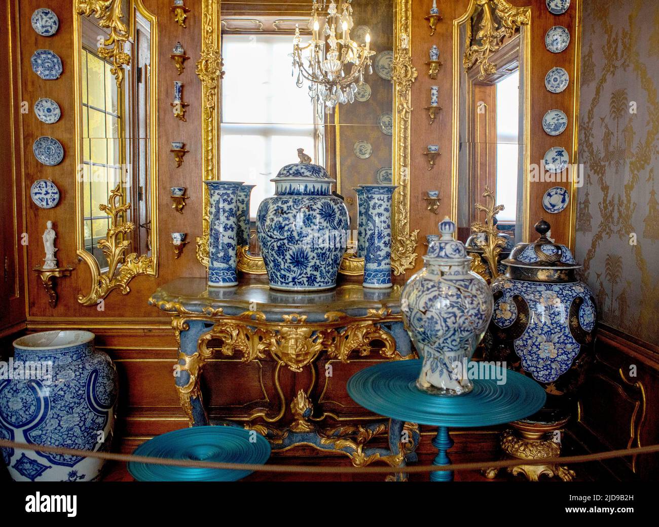 Fulda, Allemagne. 17th juin 2022. Porcelaine à l'exposition magnifique dans le Stadschloß dans la ville allemande Fulda, Design & Dynastie '250 Jahr Hofleben Oranien-Nassau' Foto: RPE Albert Nieboer https://fulda2022.de crédit: dpa/Alay Live News Banque D'Images