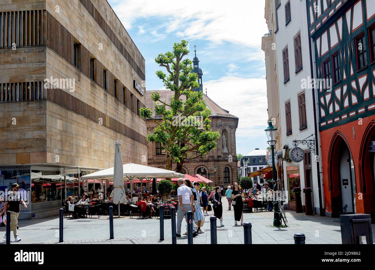 Fulda, Allemagne. 17th juin 2022. Rue à Fulda magnifique exposition dans le Stadschloß dans la ville allemande Fulda, Design & Dynastie '250 Jahr Hofleben Oranien-Nassau' Foto: RPE Albert Nieboer https://fulda2022.de crédit: dpa/Alay Live News Banque D'Images