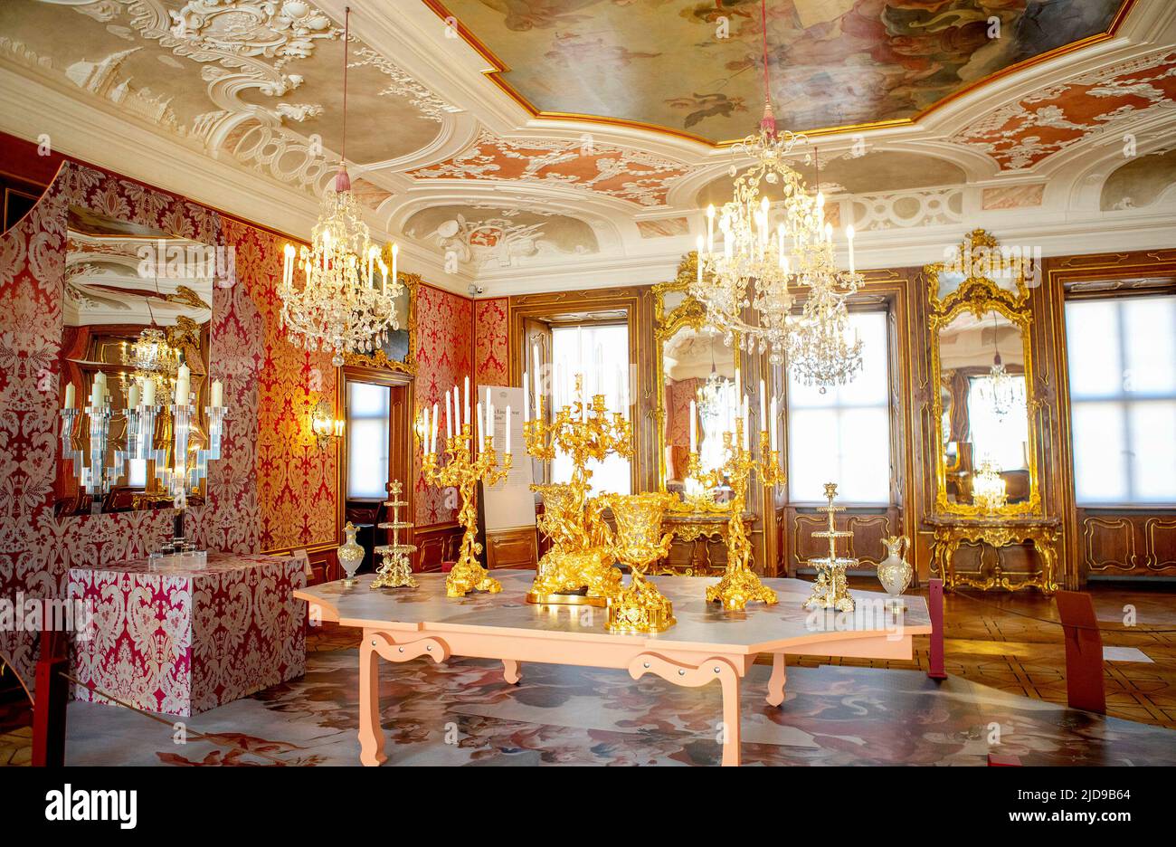 Fulda, Allemagne. 17th juin 2022. Vue d'ensemble de l'exposition magnifique dans le Stadschloß dans la ville allemande Fulda, Design & Dynastie '250 Jahr Hofleben Oranien-Nassau' Foto: RPE Albert Nieboer https://fulda2022.de crédit: dpa/Alay Live News Banque D'Images