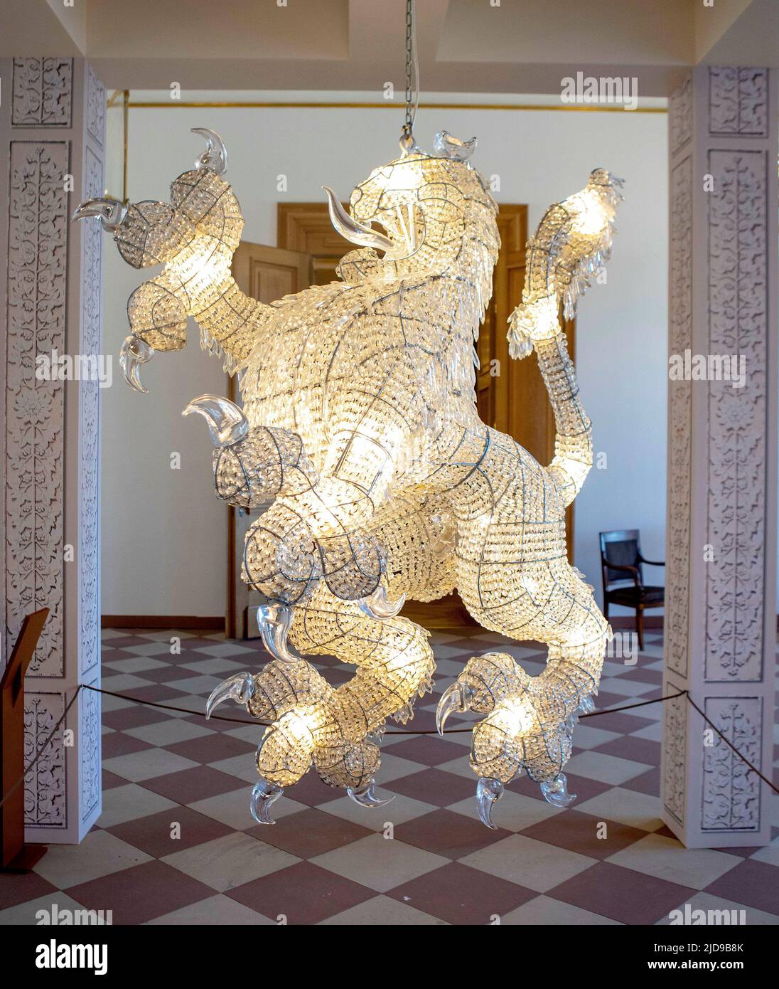 Fulda, Allemagne. 17th juin 2022. Lampe à l'exposition belle exposition dans le Stadschloß dans la ville allemande Fulda, Design & Dynastie '250 Jahr Hofleben Oranien-Nassau' Foto: RPE Albert Nieboer https://fulda2022.de Credit: dpa/Alay Live News Banque D'Images