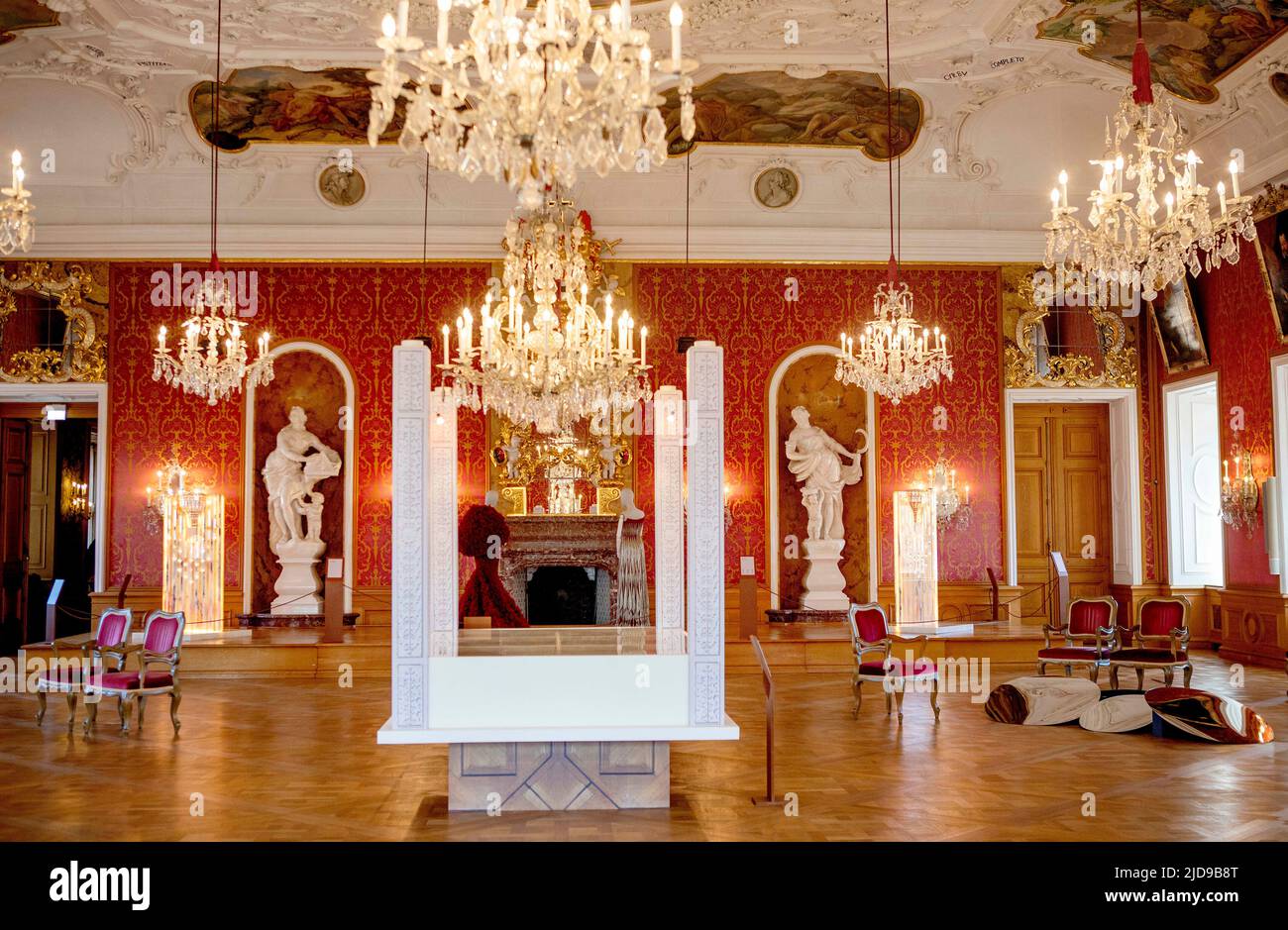 Fulda, Allemagne. 17th juin 2022. Vue d'ensemble de l'exposition magnifique dans le Stadschloß dans la ville allemande Fulda, Design & Dynastie '250 Jahr Hofleben Oranien-Nassau' Foto: RPE Albert Nieboer https://fulda2022.de crédit: dpa/Alay Live News Banque D'Images