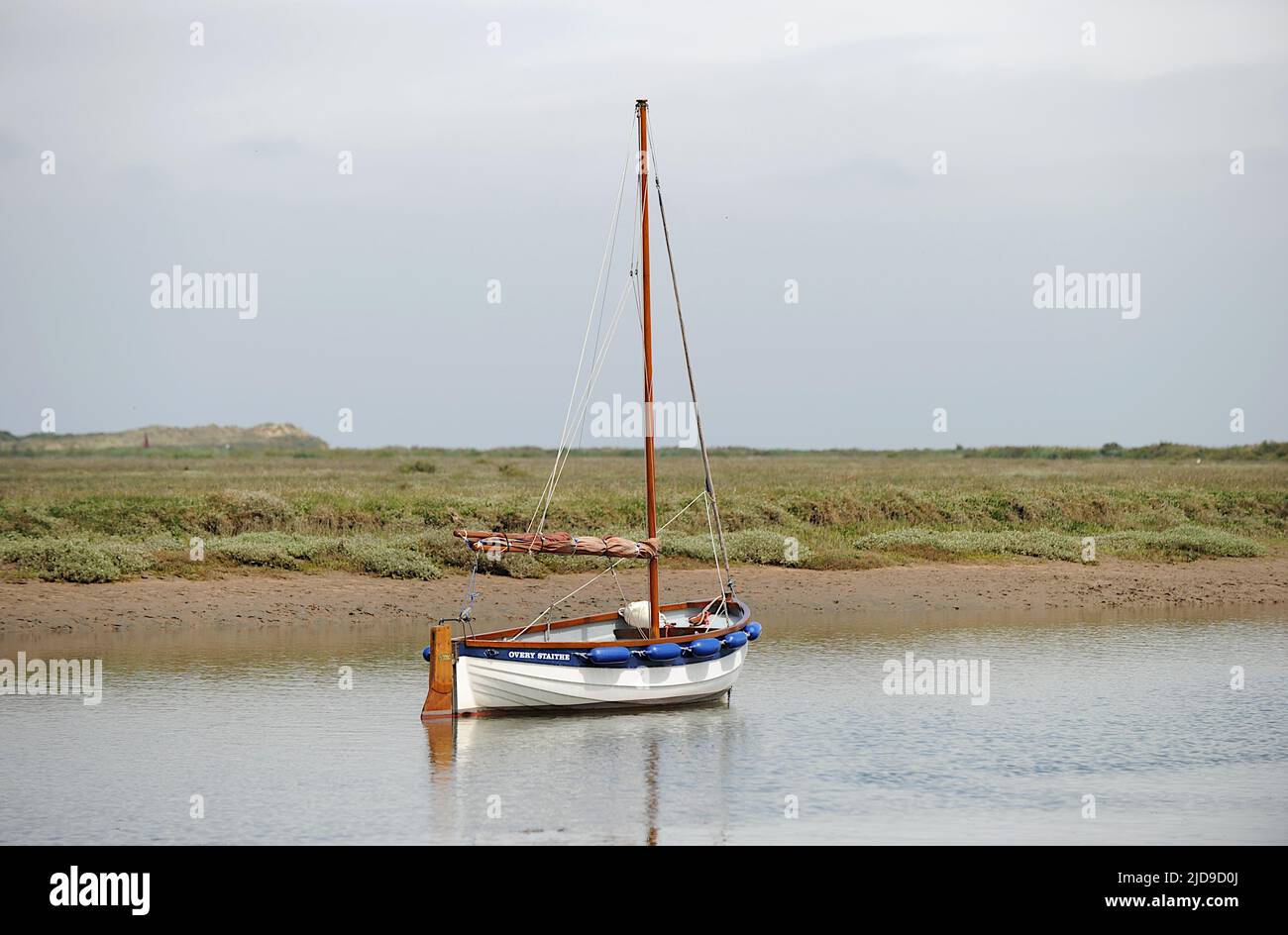 Bateau à Burnham Overy Staithe dans Norfolk Banque D'Images