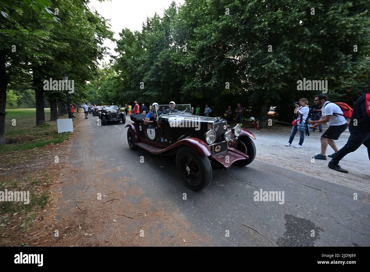 Troisième étape du podium pour l'équipage numéro 8 composé de Lorenzo et Mario Turelli (ITA) sur O.M. 665 S MM Superba 2000 à partir de 1929 en 1000miglia, moteurs historiques à Parme, Italie, 17 juin 2022 Banque D'Images