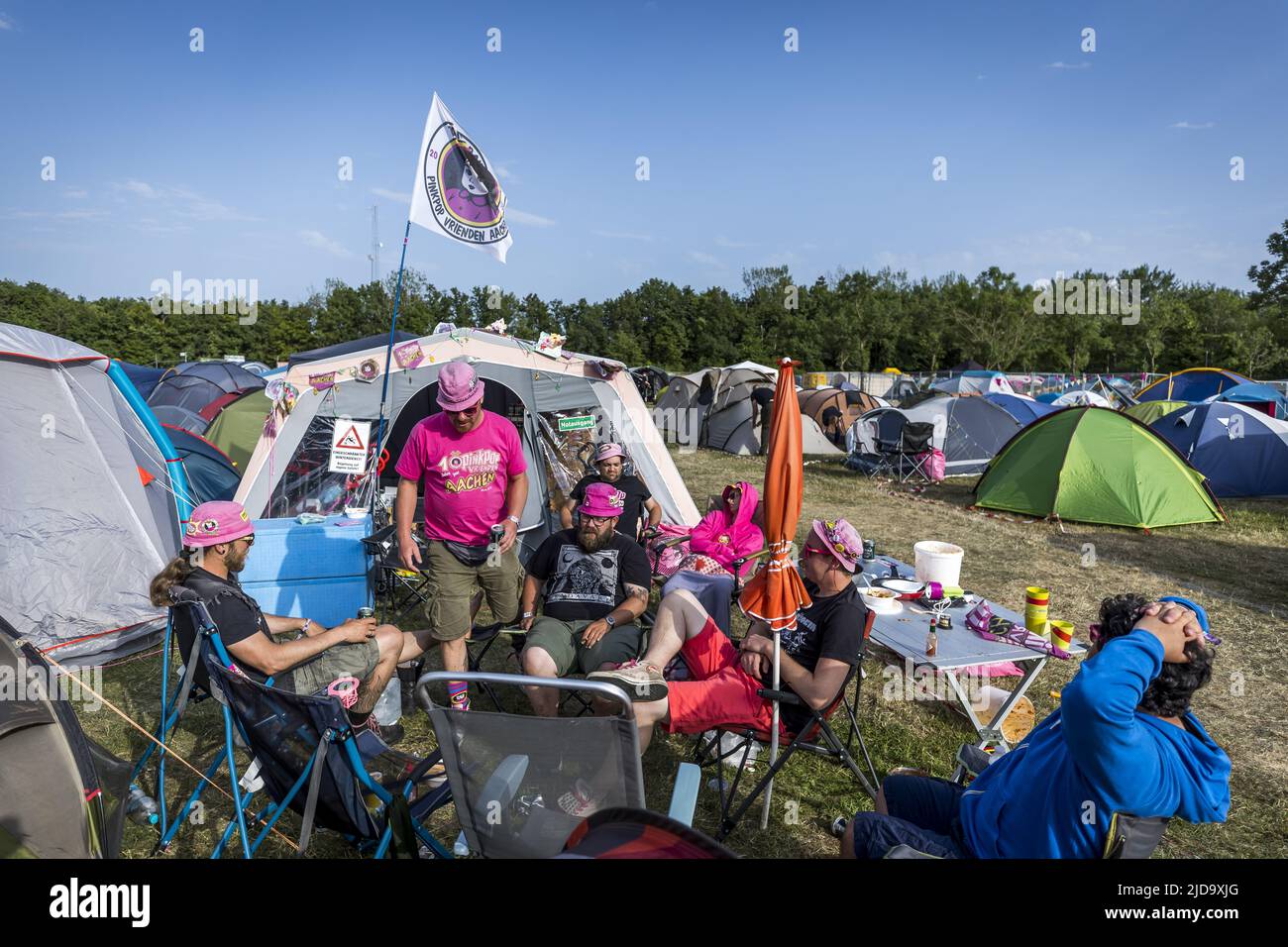 2022-06-19 18:47:40 LANDGRAAF - Fête des goeurs au camping pendant le  troisième jour du festival de musique Pinkpop. ANP MARCEL VAN HOORN  pays-bas - belgique sortie Photo Stock - Alamy